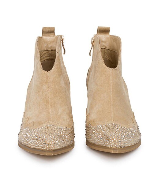 Botines de mujer Alma en Pena estilo cowboy en piel con pedrería en la