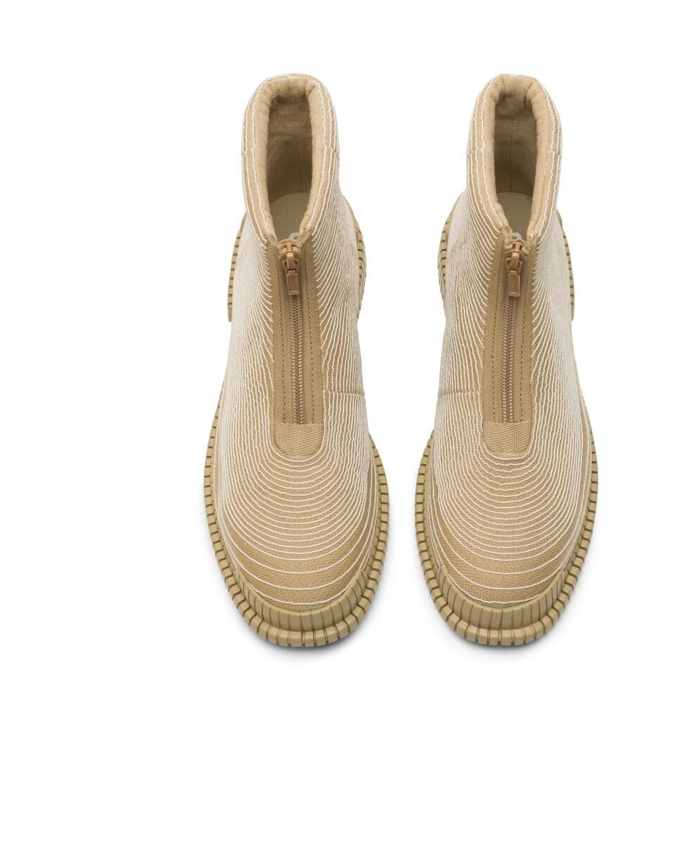 Botas de mujer en beige con cremallera frontal · Camper · El Corte Inglés