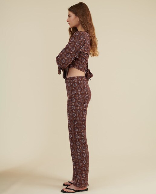 Pantalón de campana de mujer con estampado de flores de tiro alto · Brownie  · El Corte Inglés