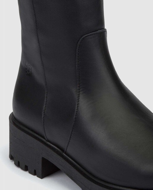 Botas de mujer de piel en negro con cremallera · Yokono · El Corte Inglés