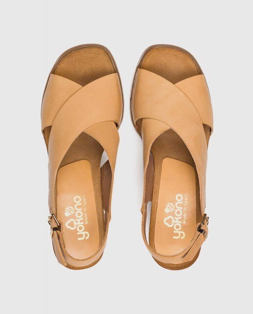 Sandalias de tacón de mujer de piel en beige · Yokono · El Corte Inglés