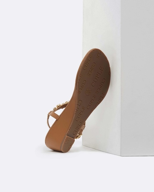 Sandalias de cuña de mujer con abalorios en dorado · Cuplé · El Corte Inglés