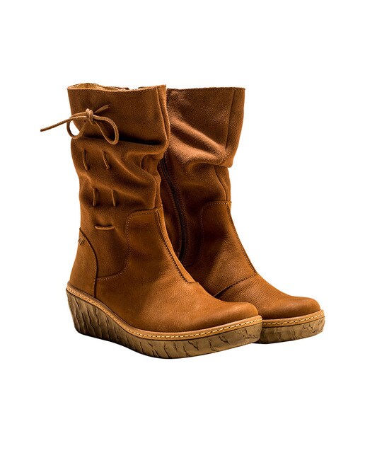 Botas de mujer de piel en color camel · El Naturalista · El Corte Inglés