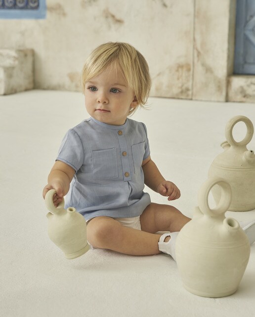 Conjunto de bebé niño de camisa en azul y bombacho en blanco · MARTÍN  ARANDA · El Corte Inglés