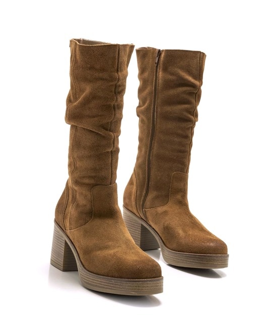 Botas de mujer en serraje color marrón y caña arrugada · Mustang · El Corte  Inglés