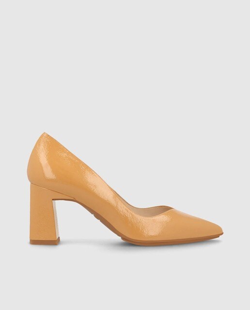 Zapatos de salón de mujer en piel de charol de color camel · Lodi · El  Corte Inglés