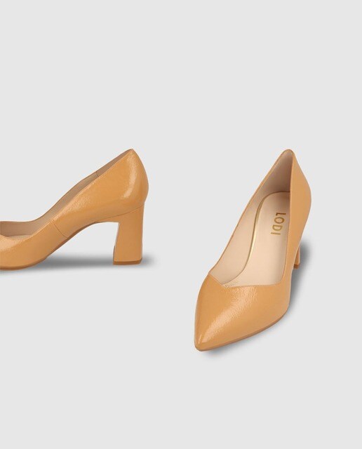Zapatos de salón de mujer en piel de charol de color camel · Lodi · El  Corte Inglés