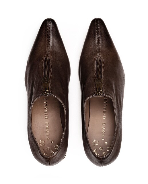 Zapatos de salón de mujer de piel en color marrón oscuro · Pedro Miralles ·  El Corte Inglés