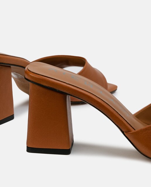 Sandalias de tacón de mujer de piel color cuero · Vienty · El Corte Inglés