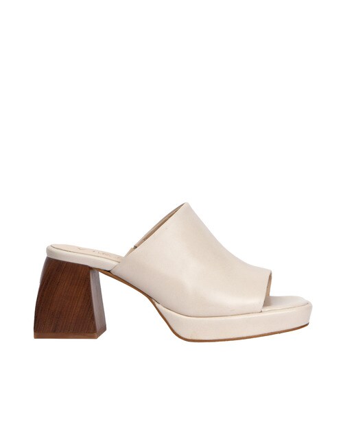 Sandalias de tacón de mujer de piel color beige · Vienty · El Corte Inglés