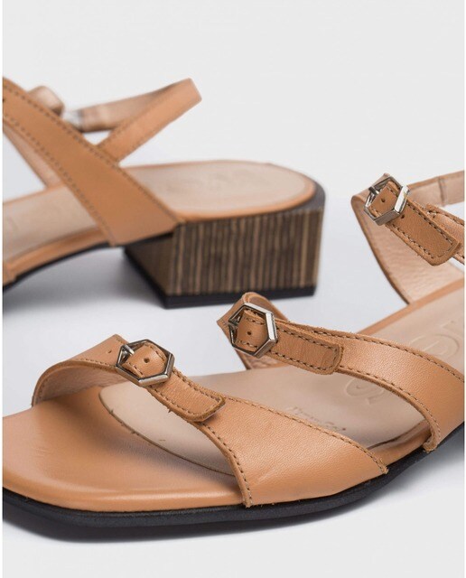 Sandalias de tacón de mujer de piel color marrón · Wonders · El Corte Inglés