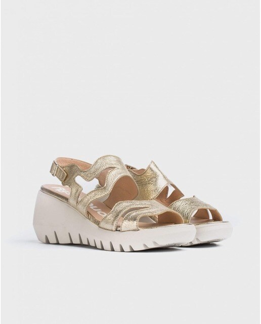 Sandalias de cuña de mujer de piel color oro · Wonders · El Corte Inglés