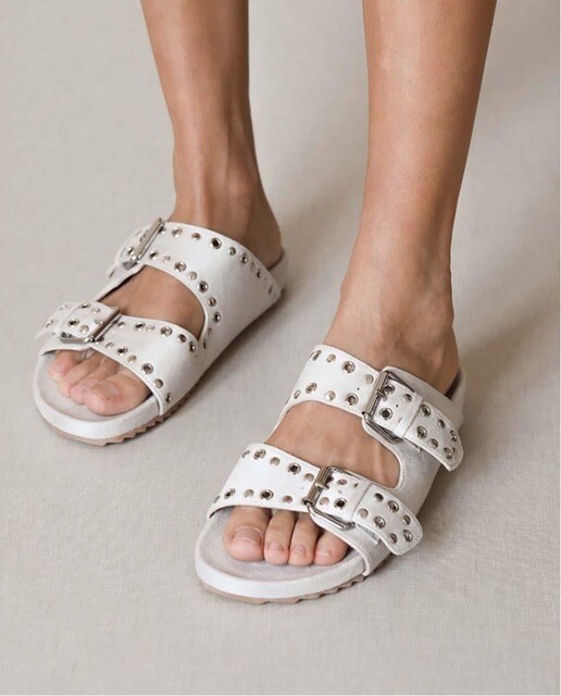 Sandalias planas de mujer con hebillas en color crudo · Mim Shoes · El  Corte Inglés