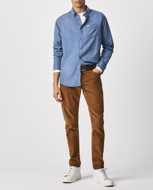 pantalón mostaza outfit hombre