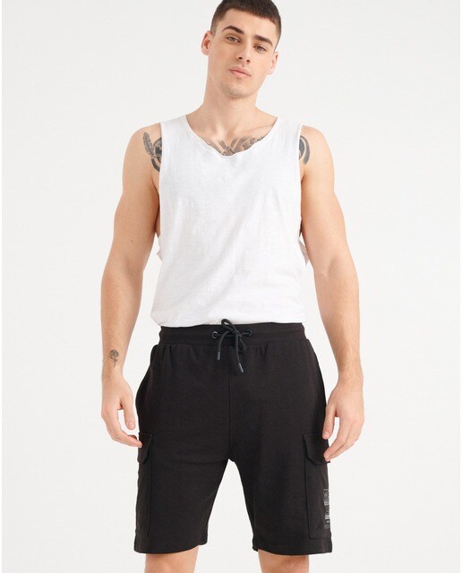 Bermuda de hombre con dibujo frontal en color negro · Inside · El Corte  Inglés