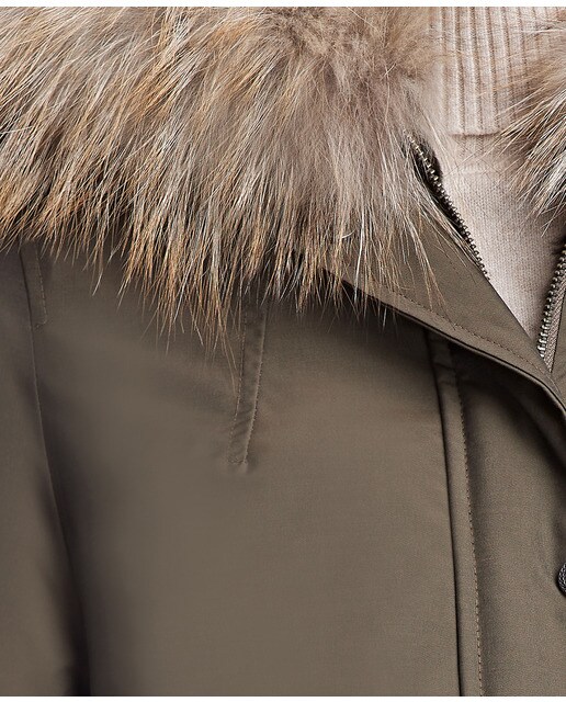 Parka de mujer con capucha ribeteada en pelo de zorro e interior de conejo  · Maximilian · El Corte Inglés