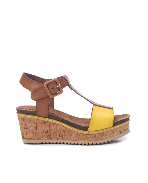 Sandalias de cuña de mujer color amarillo con cierre de hebilla · Refresh ·  El Corte Inglés