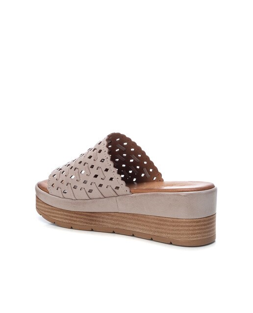 Sandalias de cuña de mujer de piel color gris claro · Carmela · El Corte  Inglés