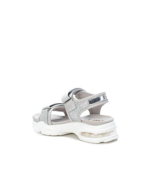Sandalias de niños color plata con cierre adherente · Xti · El Corte Inglés