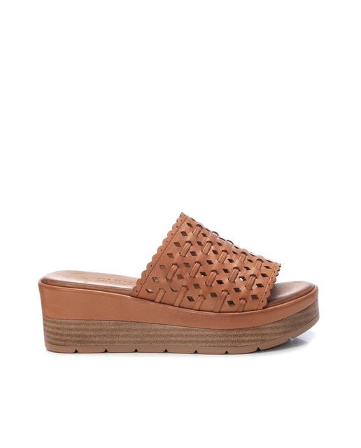 Sandalias de cuña de mujer de piel color camel · Carmela · El Corte Inglés
