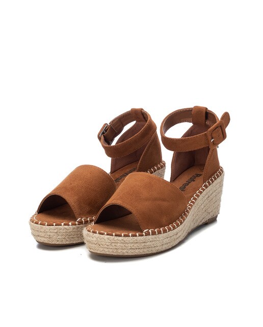 Sandalias de cuña de mujer color camel con cierre de hebilla · Refresh · El  Corte Inglés