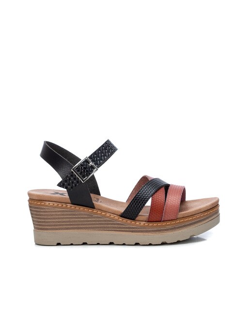 Sandalias de cuña de mujer color negro con cierre de hebilla · Xti · El  Corte Inglés