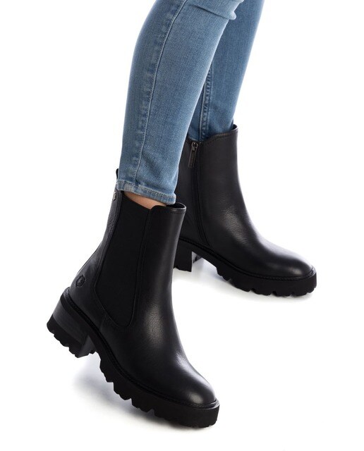Botines de mujer de piel color negro con cierre de cremallera · Carmela ·  El Corte Inglés