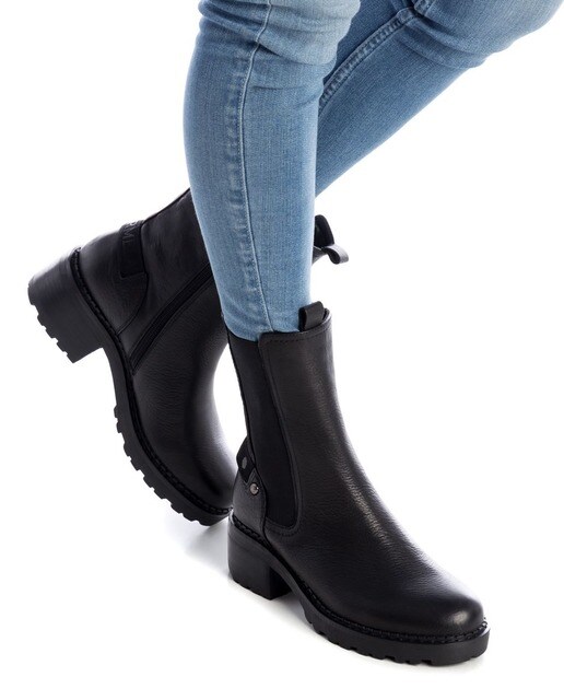 Botines de mujer de piel color negro con cierre de cremallera · Carmela ·  El Corte Inglés