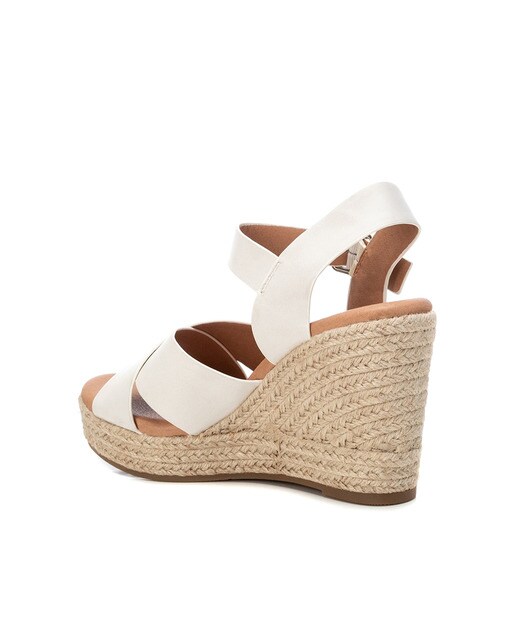 Sandalias de cuña de mujer color blanco con cierre de hebilla · Xti · El  Corte Inglés