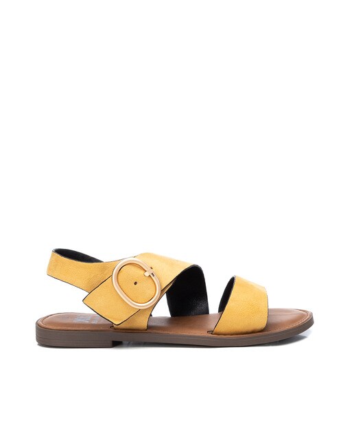 Sandalias planas de mujer color amarillo con cierre de hebilla · Xti · El  Corte Inglés