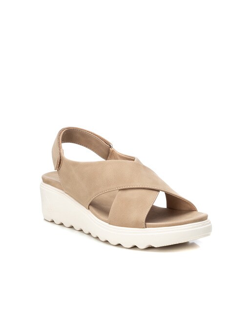 Sandalias de cuña de mujer color beige con cierre adherente · Xti · El  Corte Inglés