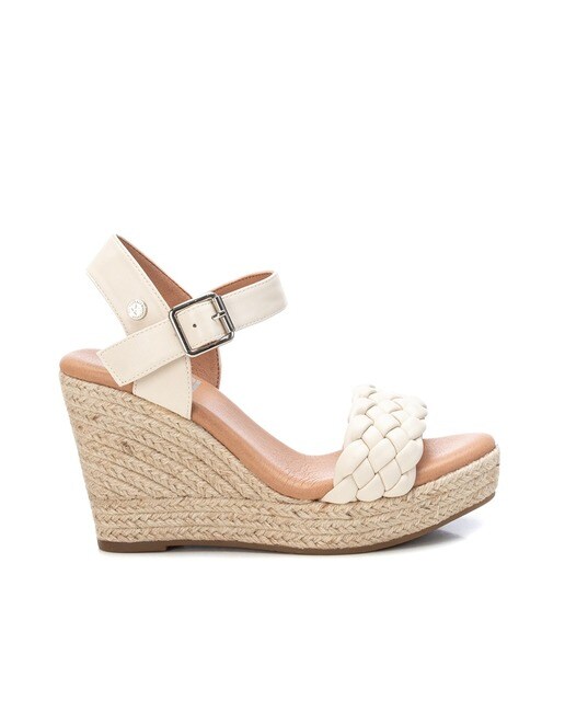 Sandalias de cuña de mujer color blanco con cierre de hebilla · Xti · El  Corte Inglés