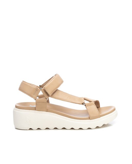Sandalias de cuña de mujer color beige con cierre adherente · Xti · El  Corte Inglés