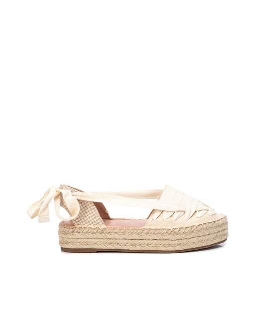 Alpargatas de plataforma de mujer color beige con cierre de cintas · Xti ·  El Corte Inglés