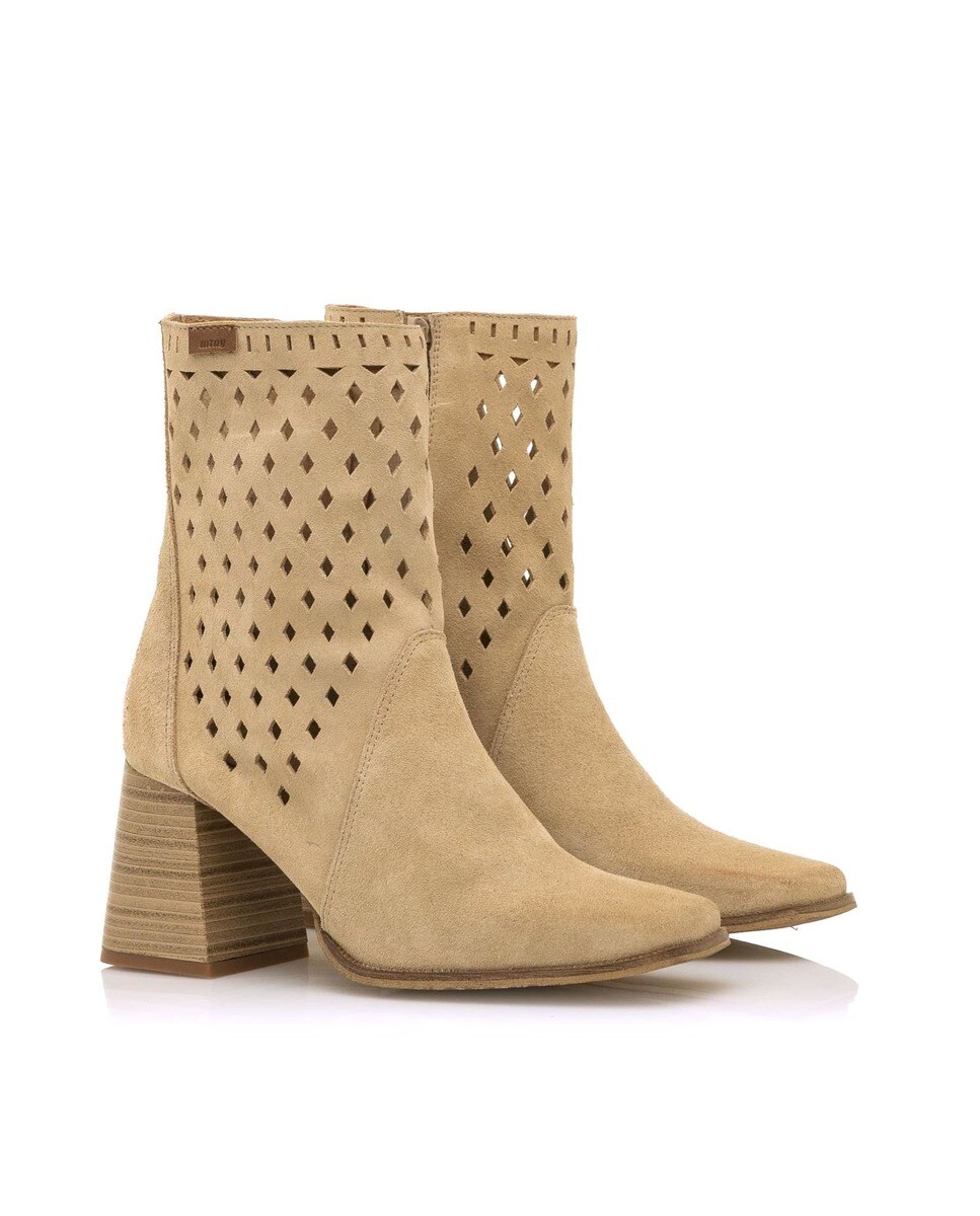 Botines de mujer en serraje color beige con calado al tobillo · Mustang ·  El Corte Inglés