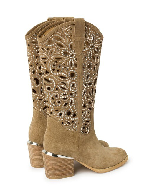Botas de mujer de piel en beige troqueladas · Alma en Pena · El Corte Inglés