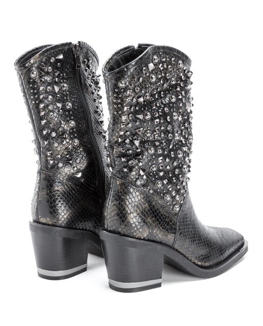 Botas de mujer de piel en negro con tachuelas · Alma en Pena · El Corte  Inglés
