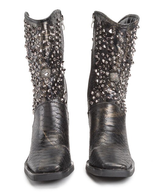 Botas de mujer de piel en negro con tachuelas · Alma en Pena · El Corte  Inglés