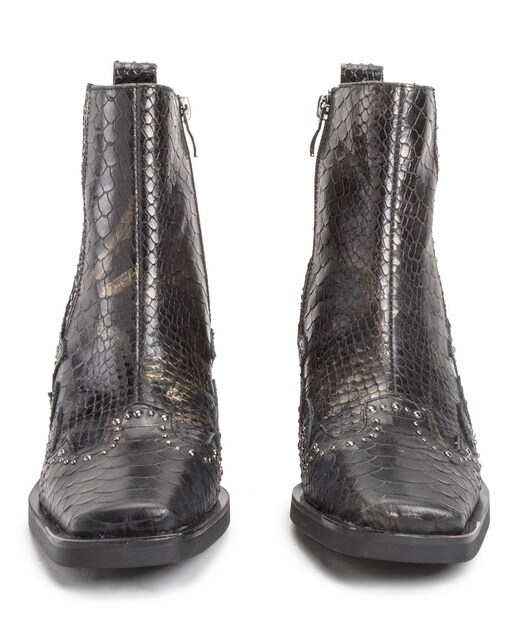 Botas de mujer de piel con adornos de tachuelas · Alma en Pena · El Corte  Inglés