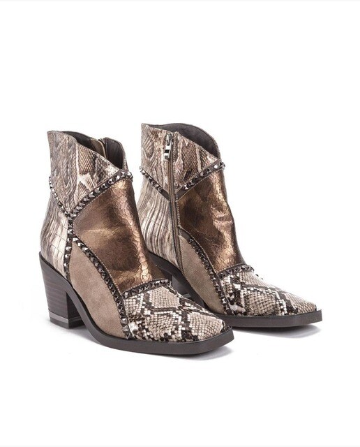 Botines de mujer de piel en beige con tachuelas · Alma en Pena · El Corte  Inglés