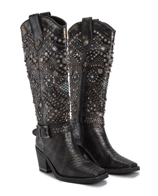 Botas de mujer de piel con adornos de tachuelas · Alma en Pena · El Corte  Inglés