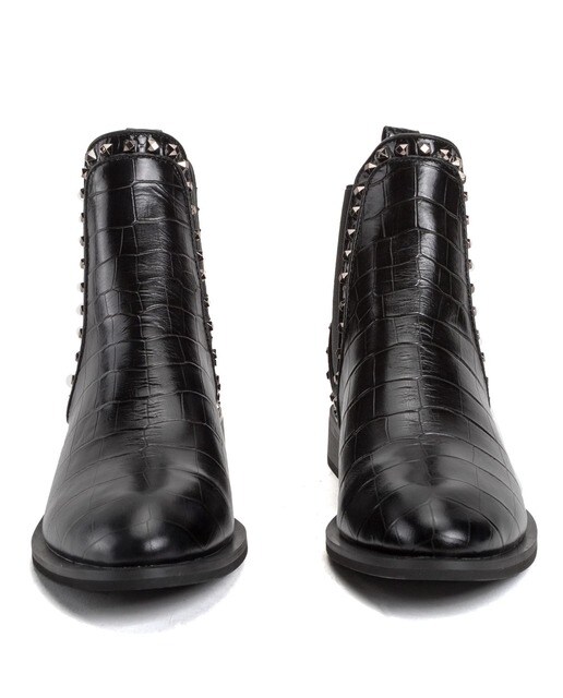 Botines de mujer de piel en negro con elásticos y tachuelas · Alma en Pena  · El Corte Inglés