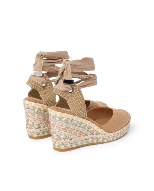 Alpargatas de cuña de mujer en beige con cuña de rafia trenzada · Alma en  Pena · El Corte Inglés