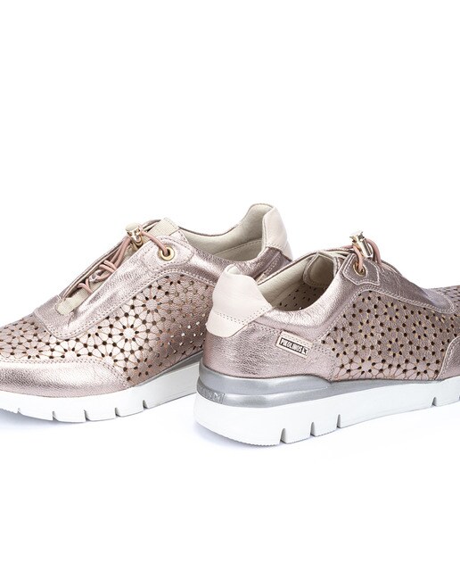 Zapatillas de mujer en piel de color metalizado con cierre elástico ·  Pikolinos · El Corte Inglés