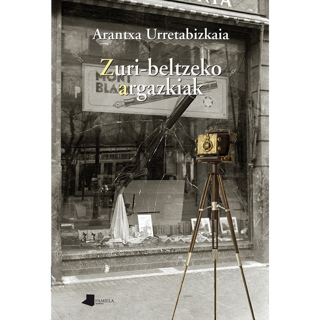 Imagem 0 de Zuri-beltzeko argazkiak (Capa mole com abas)