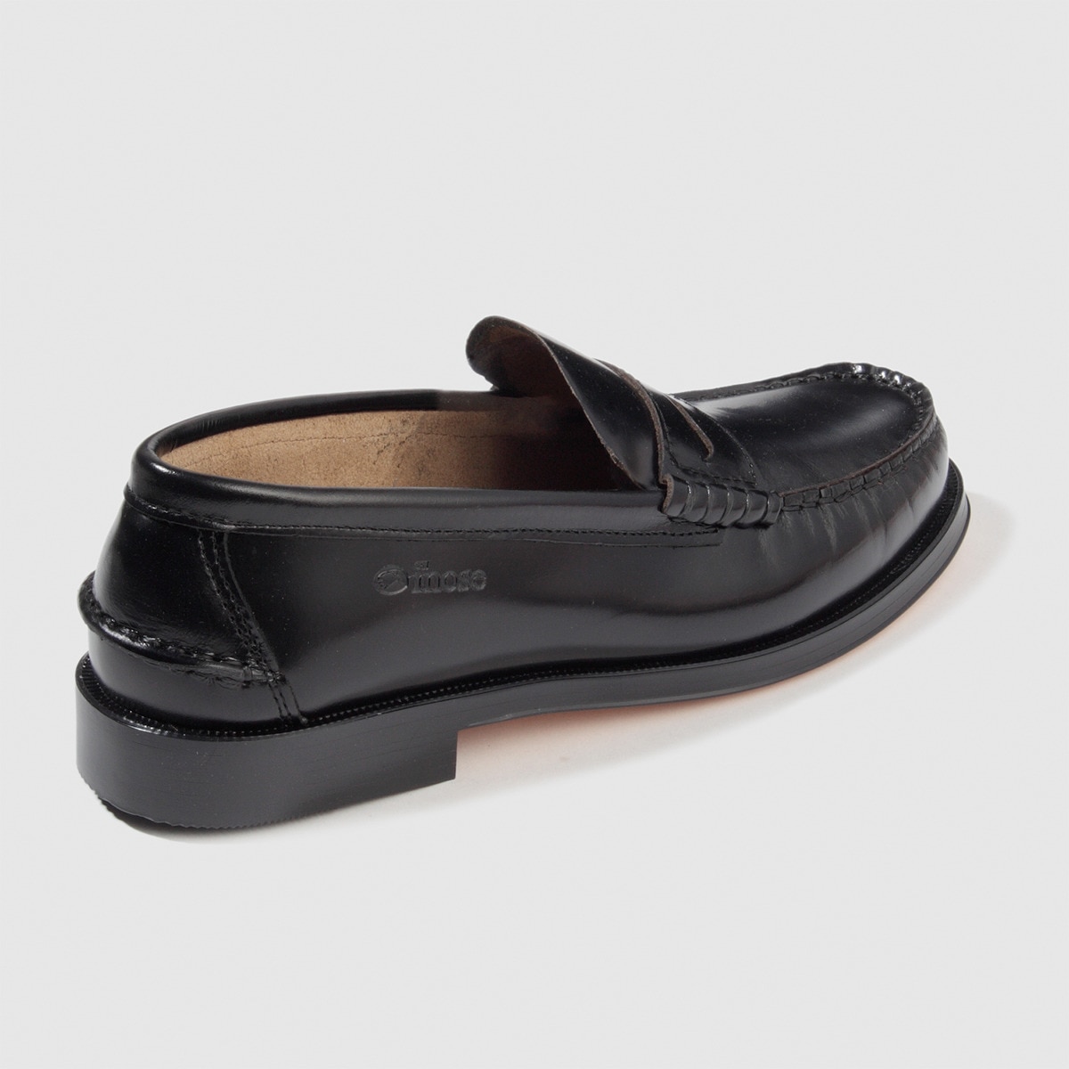 Mocasin castellano de hombre de piel florentic con piso de goma Negro-2