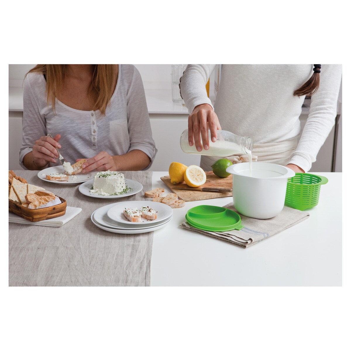 Molde para queijo fresco Lékué Cheese Maker Branco-4