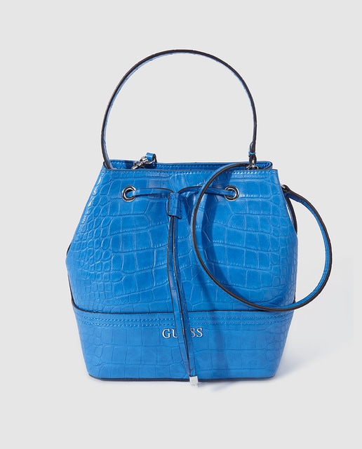 Imagen 0 de Bolso bandolera en acabado saffiano, cierre con botón y bolsillo depantero