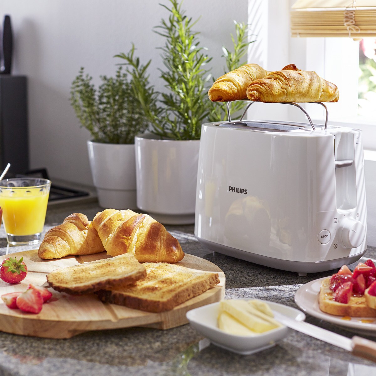 Tostador Philips Daily HD2581/00 con rejilla calientabollos integrada Blanco-4