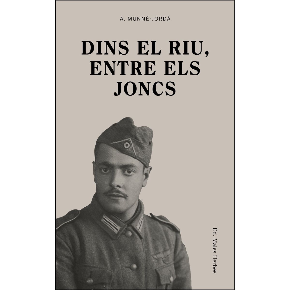 Dins El Riu. Entre Els Joncs 1